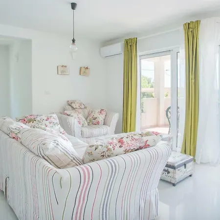 House Longo *