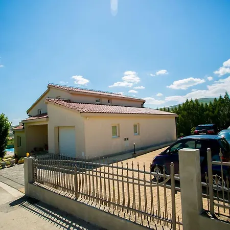 House Longo Holiday home *