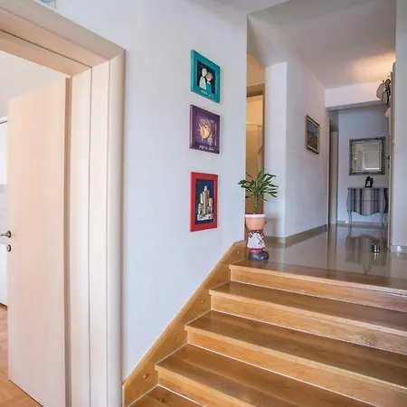Holiday home House Longo