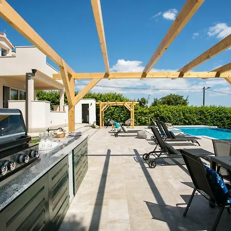 Holiday home House Longo